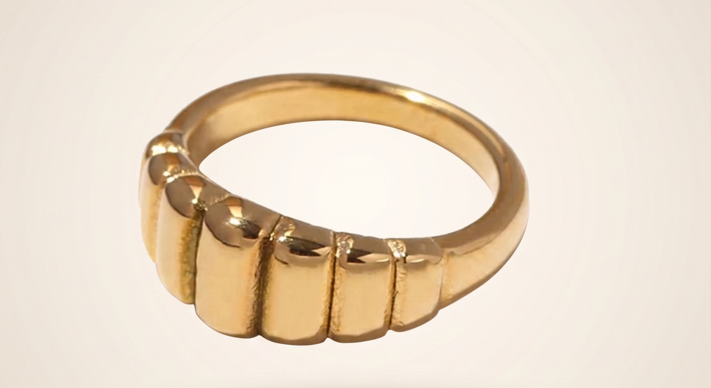 Anillo Sello Dorado Aurea — Acero Inoxidable